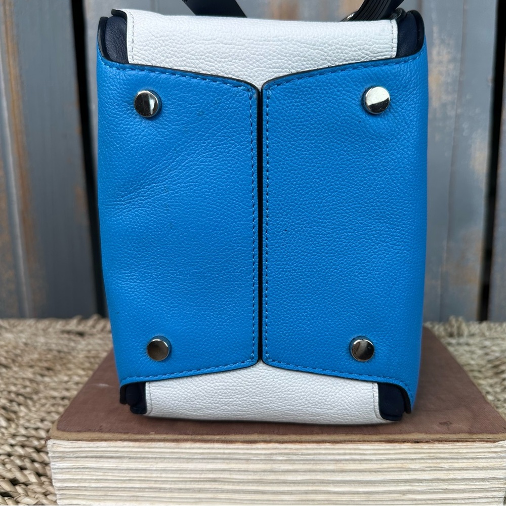 Kate Spade Busy Small Bucket Bag Oceanside - Picture 10 of 15